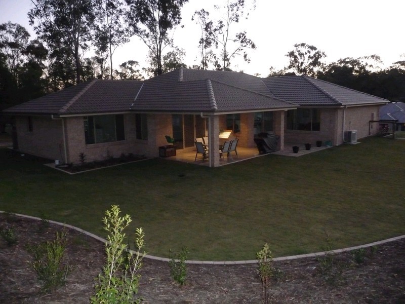 9 Merlot Place, Pine Mountain QLD 4306