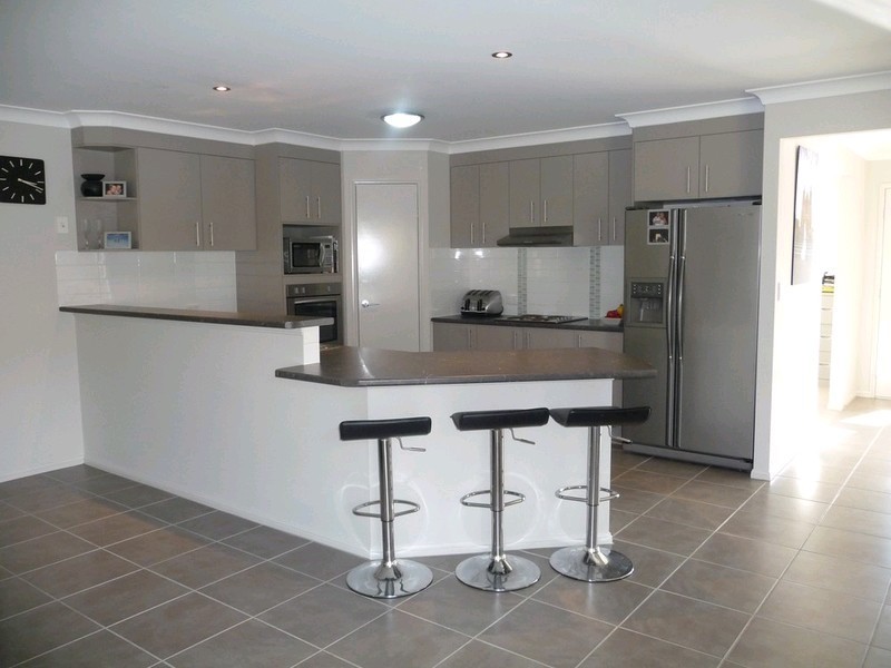9 Merlot Place, Pine Mountain QLD 4306