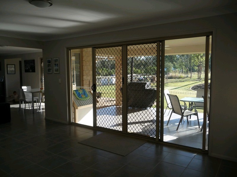 9 Merlot Place, Pine Mountain QLD 4306