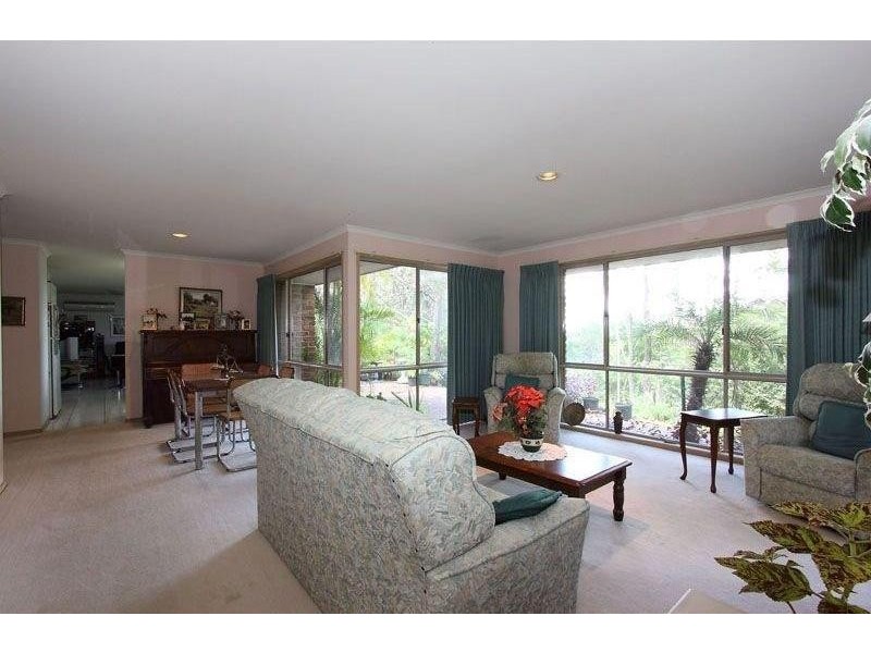 2 Coreen Court, Karana Downs QLD 4306