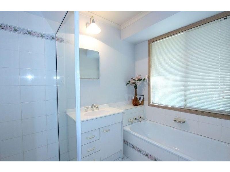 2 Coreen Court, Karana Downs QLD 4306