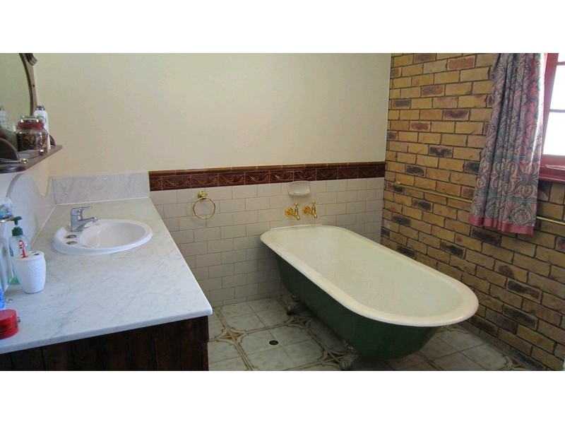 49 Tarana Avenue, Thagoona QLD 4306