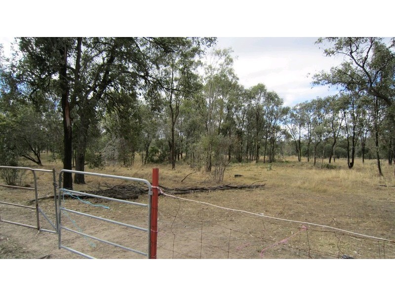 49 Tarana Avenue, Thagoona QLD 4306