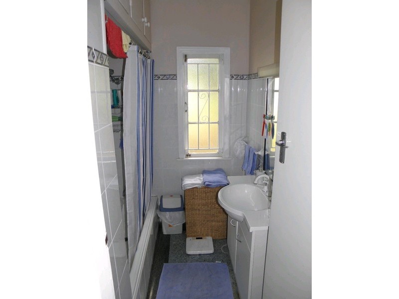 1a Fifer Street, Eastern Heights QLD 4305