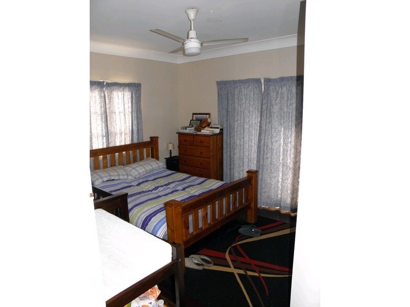 1a Fifer Street, Eastern Heights QLD 4305