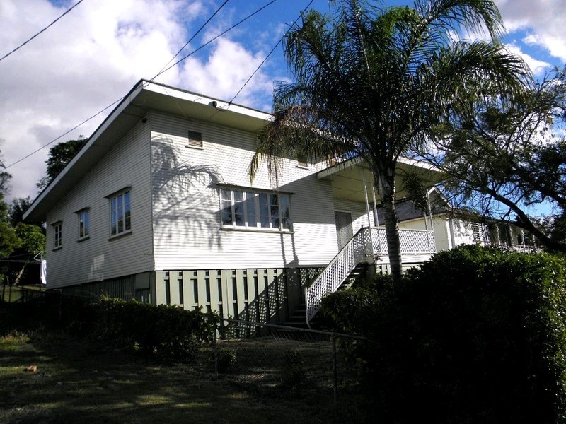 1a Fifer Street, Eastern Heights QLD 4305