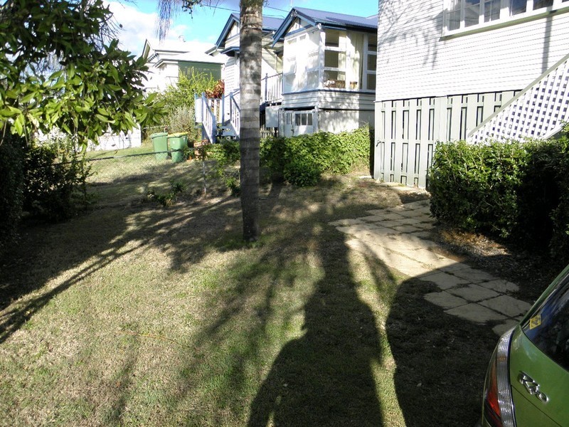 1a Fifer Street, Eastern Heights QLD 4305