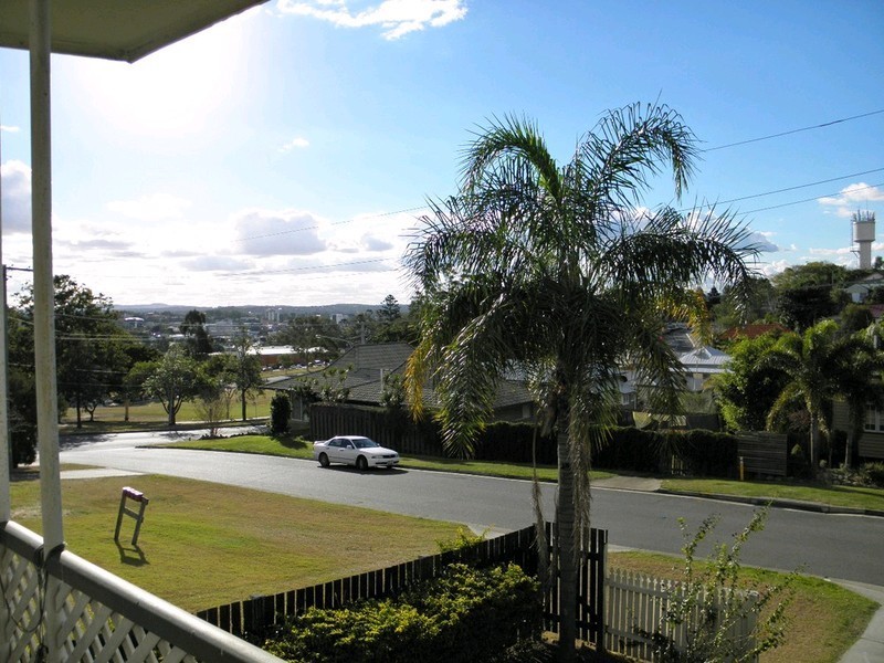 1a Fifer Street, Eastern Heights QLD 4305