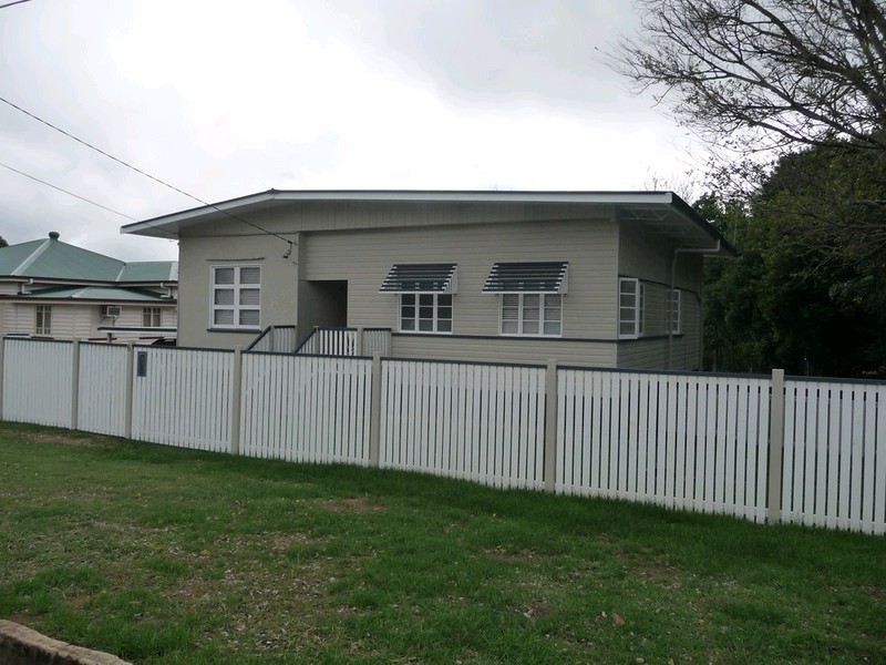 6 Advance Street, Newtown QLD 4305