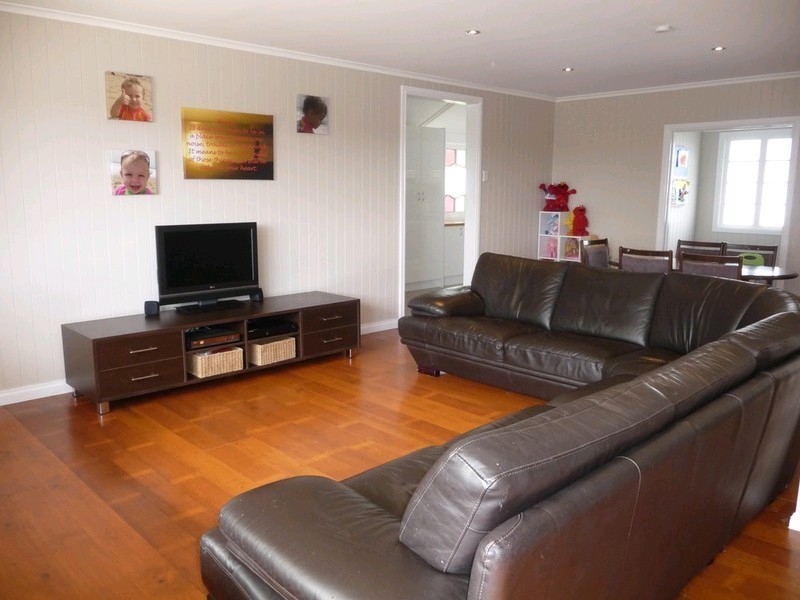 6 Advance Street, Newtown QLD 4305