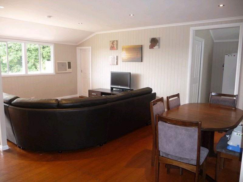 6 Advance Street, Newtown QLD 4305