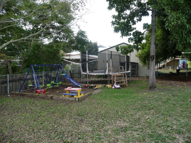 6 Advance Street, Newtown QLD 4305