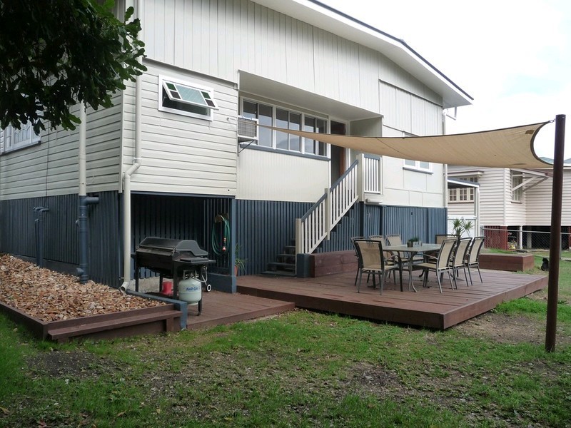 6 Advance Street, Newtown QLD 4305