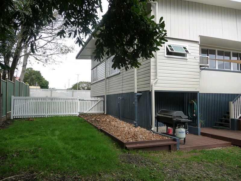 6 Advance Street, Newtown QLD 4305