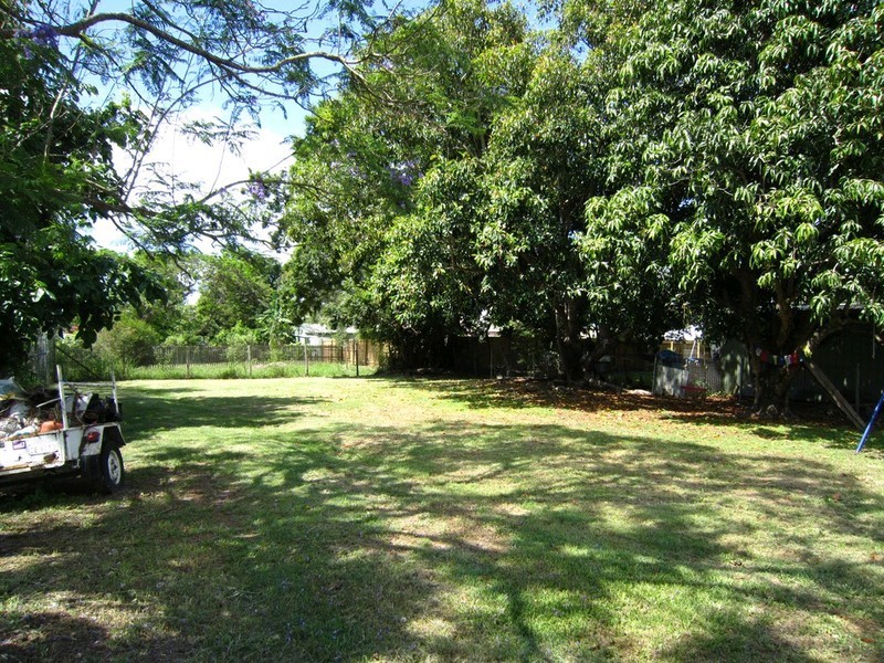 162 Blackstone Road, Silkstone QLD 4304