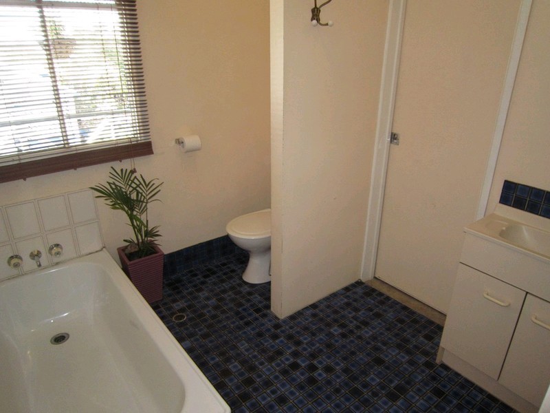 162 Blackstone Road, Silkstone QLD 4304