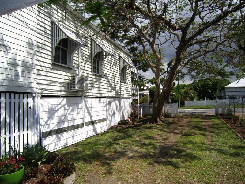 162 Blackstone Road, Silkstone QLD 4304