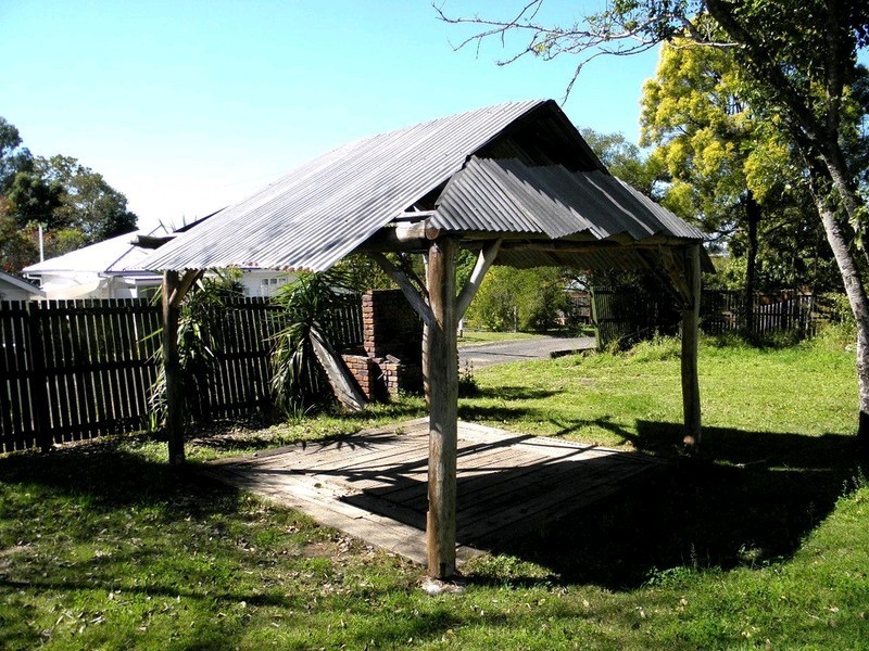 42 Whitehill Road, Eastern Heights QLD 4305
