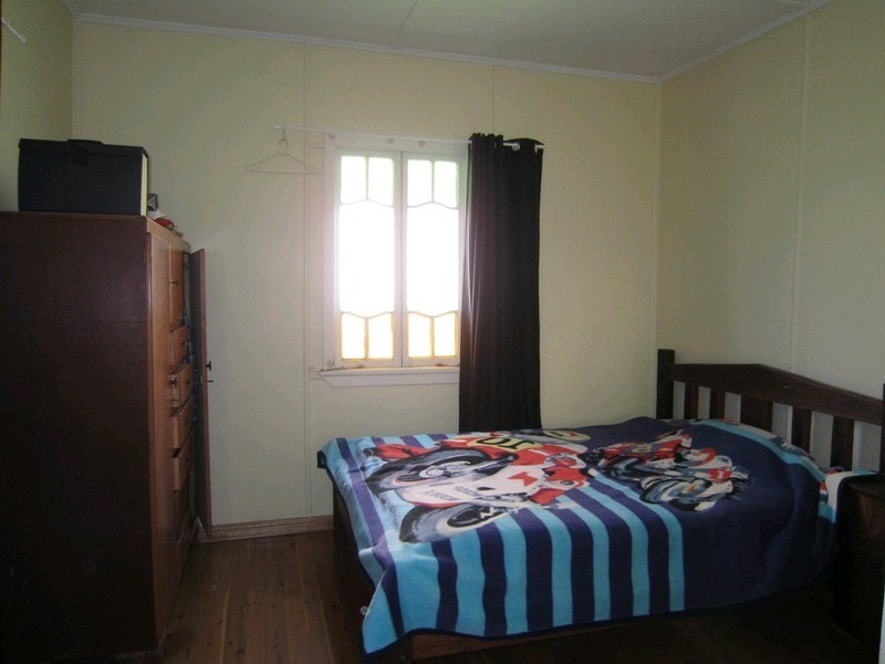 94 Downs Street, North Ipswich QLD 4305