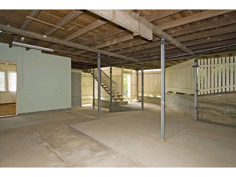 10 Chelmsford Avenue, Ipswich QLD 4305