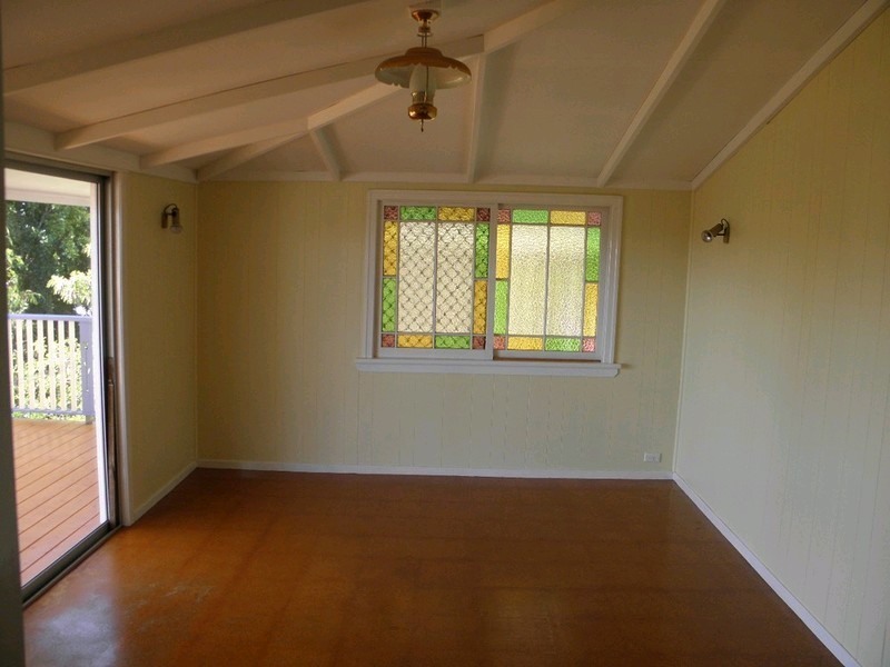 10 Chelmsford Avenue, Ipswich QLD 4305