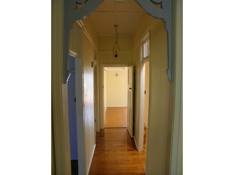 10 Chelmsford Avenue, Ipswich QLD 4305