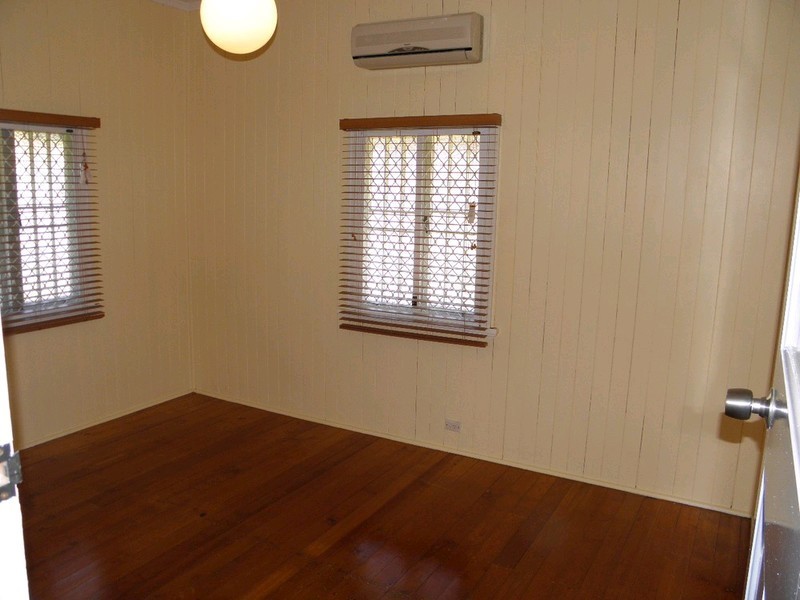 10 Chelmsford Avenue, Ipswich QLD 4305