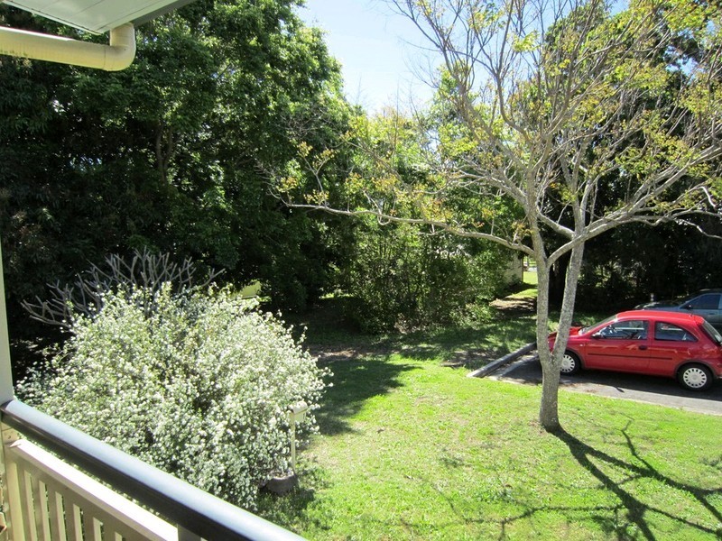 1 Clifton Street, Booval QLD 4304