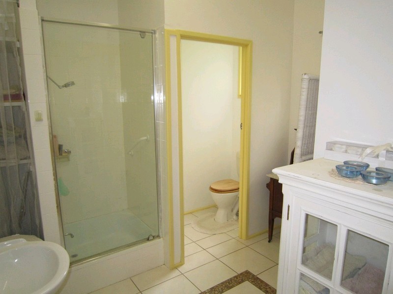 1 Clifton Street, Booval QLD 4304