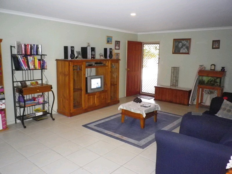 2/28 Henty Drive, Redbank Plains QLD 4301