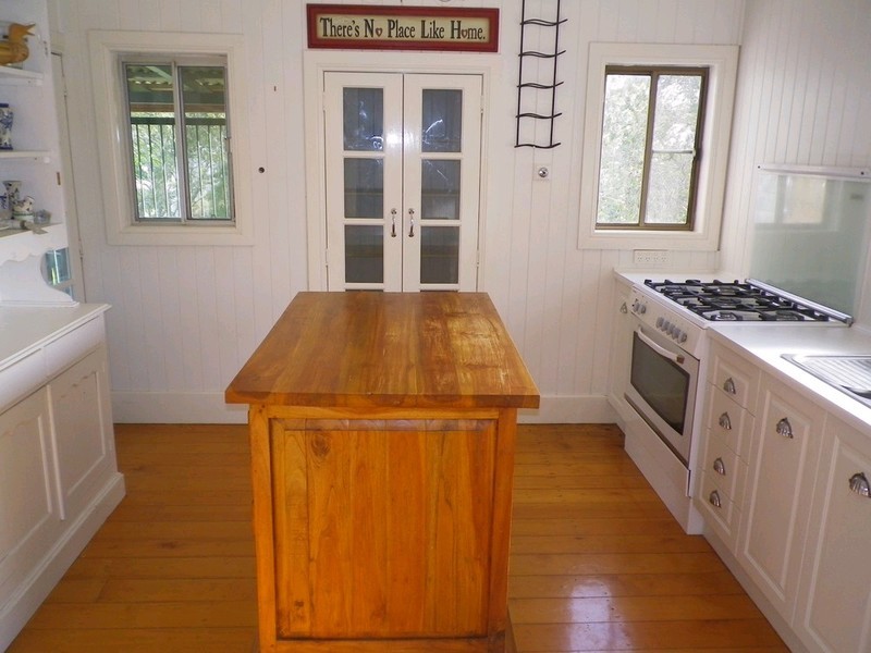 9 Sinclair Street, Newtown QLD 4305