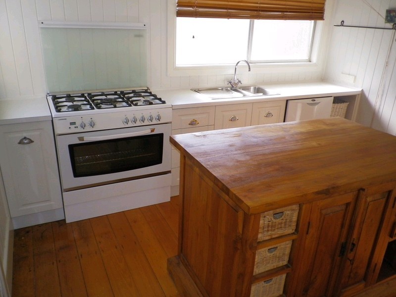 9 Sinclair Street, Newtown QLD 4305