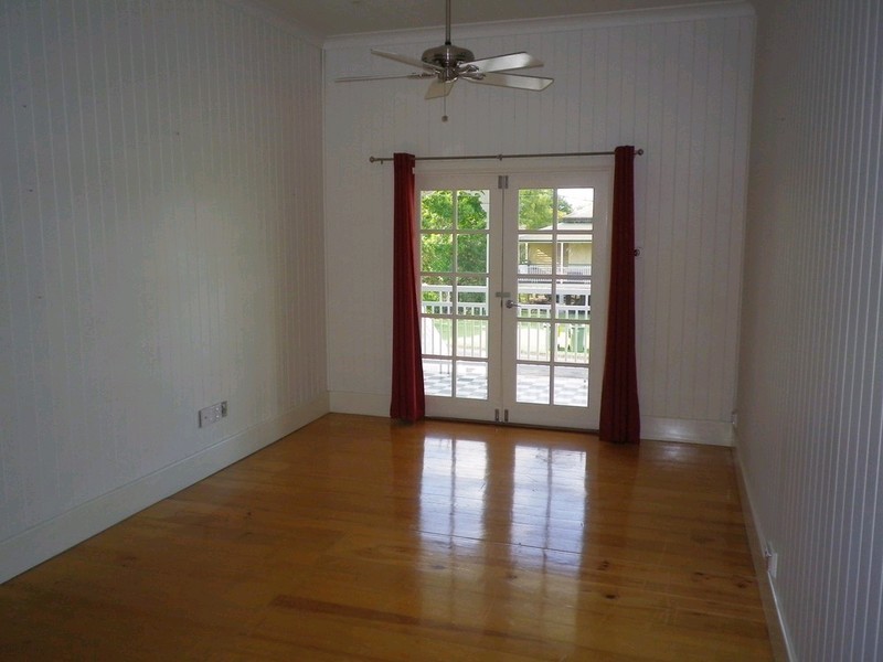 9 Sinclair Street, Newtown QLD 4305