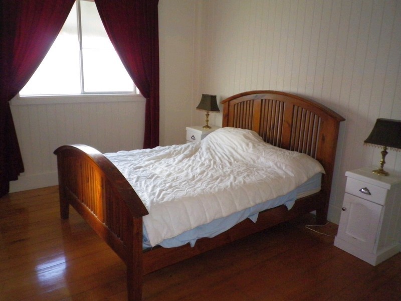 9 Sinclair Street, Newtown QLD 4305