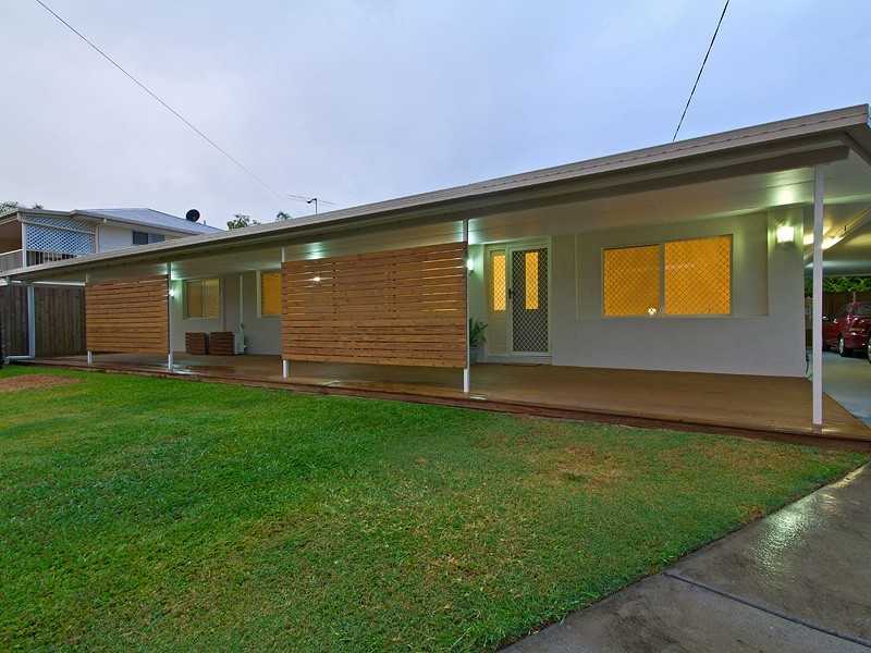 38 Russell Street, Silkstone QLD 4304
