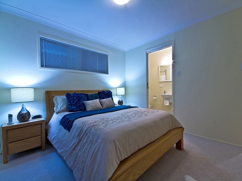 38 Russell Street, Silkstone QLD 4304