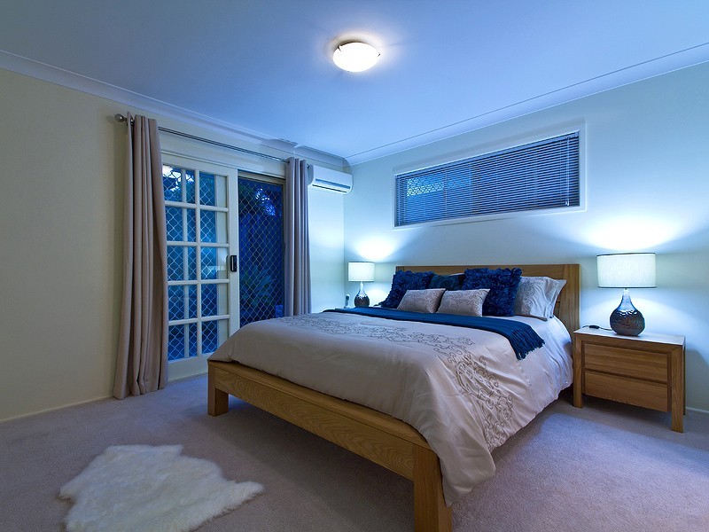 38 Russell Street, Silkstone QLD 4304