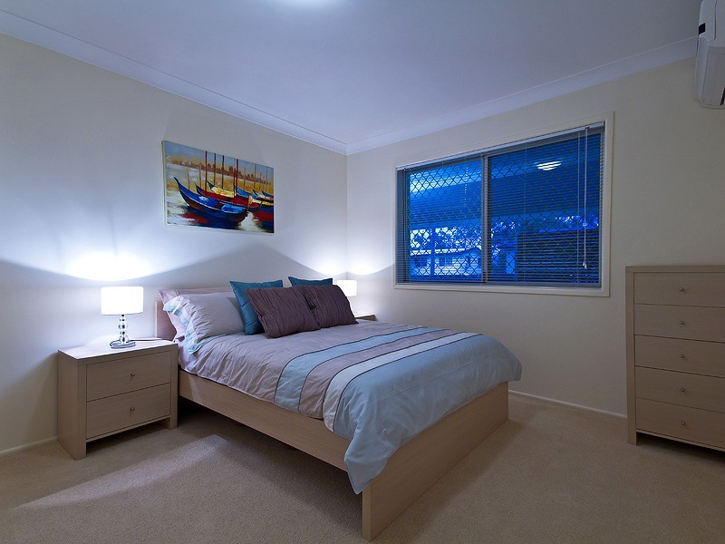 38 Russell Street, Silkstone QLD 4304