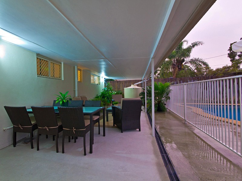 38 Russell Street, Silkstone QLD 4304