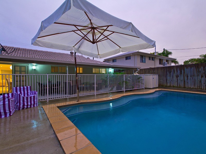38 Russell Street, Silkstone QLD 4304