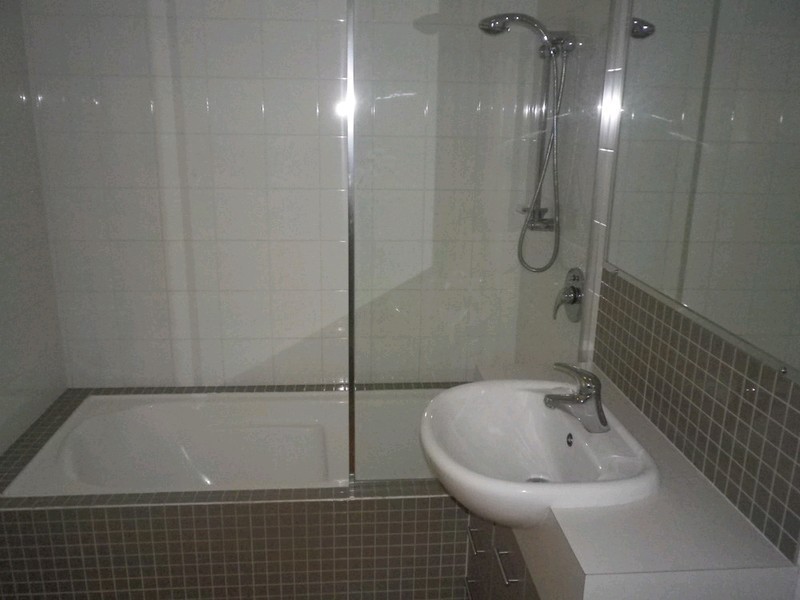 15 Eileen Street, Booval QLD 4304