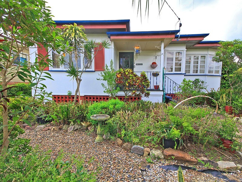 13 Walkers Lane, Booval QLD 4304