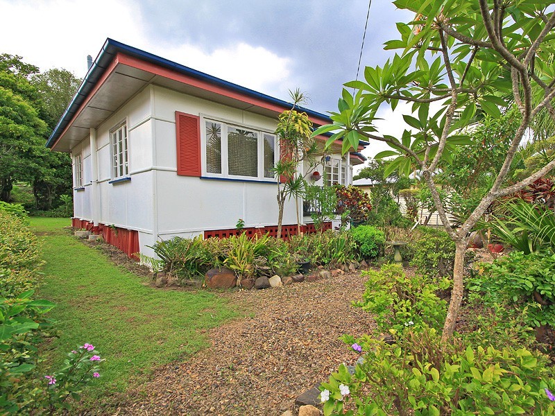 13 Walkers Lane, Booval QLD 4304