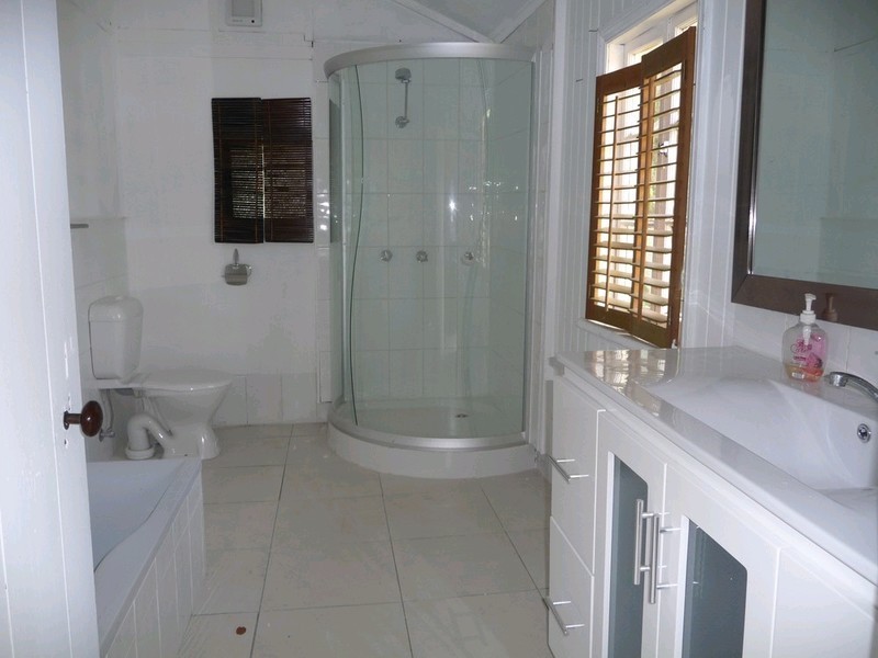 2A Ferguson Street, North Ipswich QLD 4305