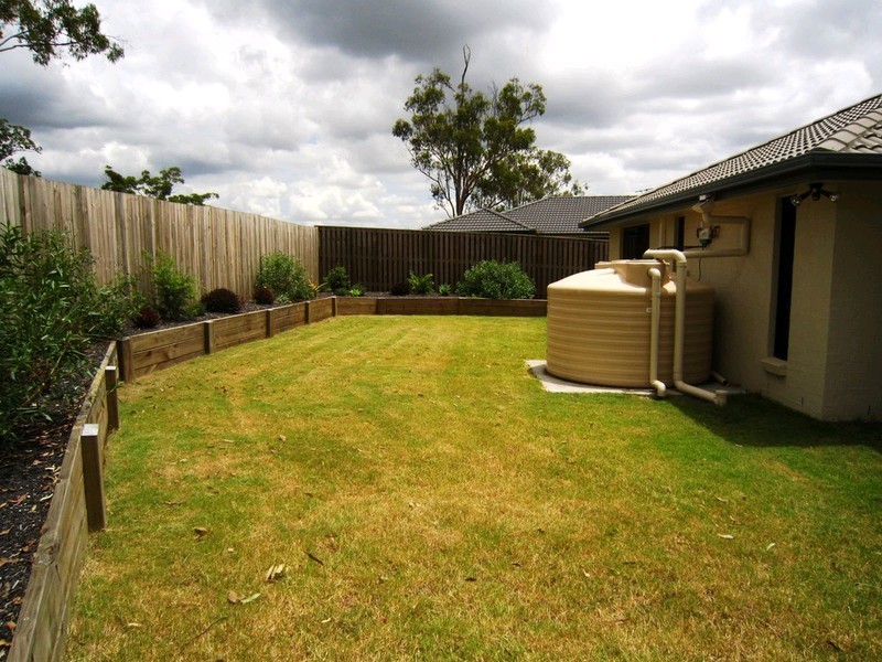 22 Eric Drive, Blackstone QLD 4304