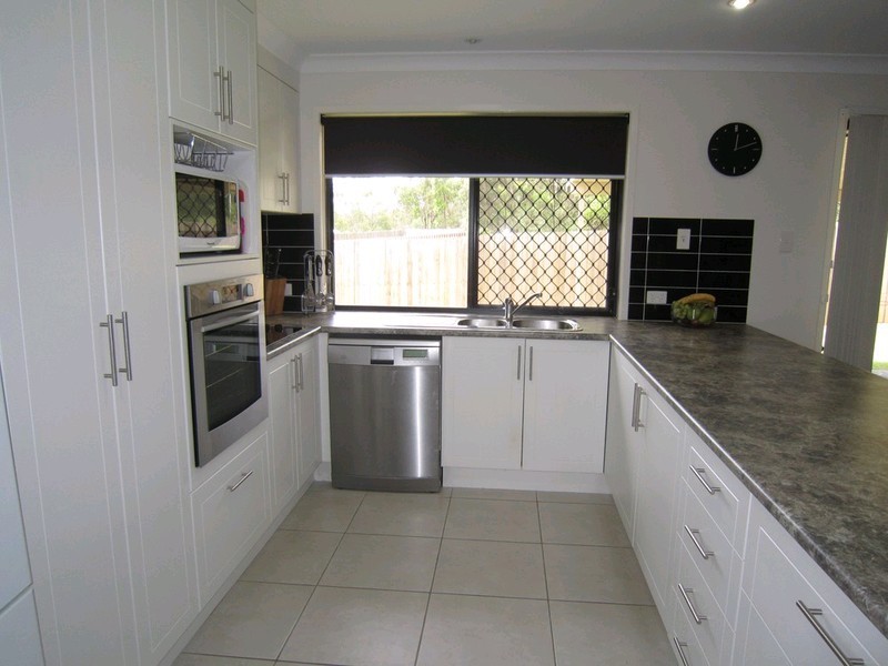 22 Eric Drive, Blackstone QLD 4304