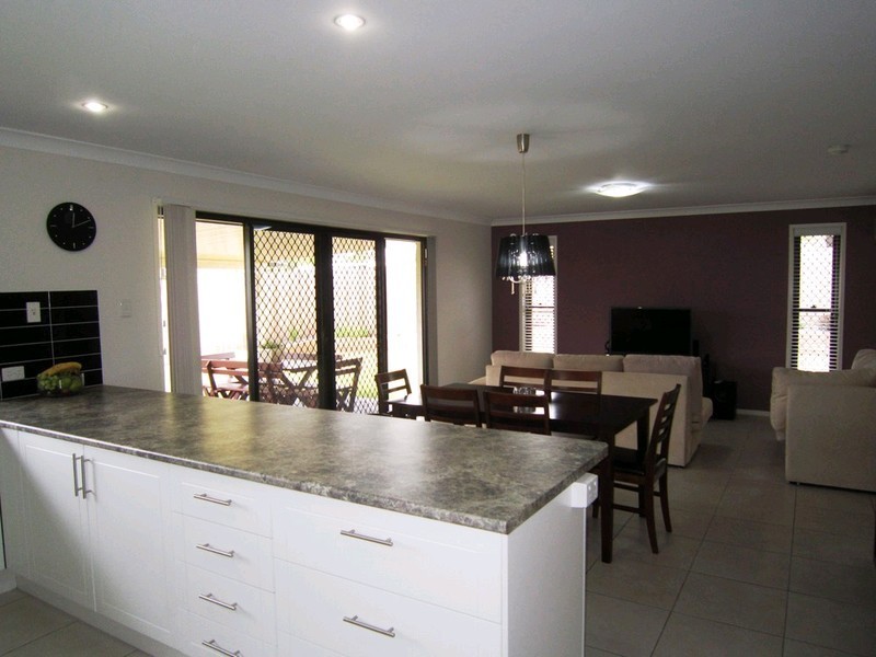 22 Eric Drive, Blackstone QLD 4304