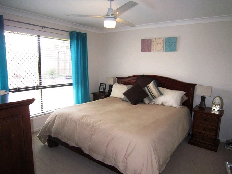 22 Eric Drive, Blackstone QLD 4304