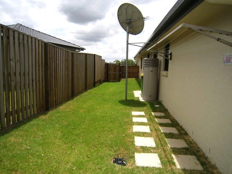 22 Eric Drive, Blackstone QLD 4304