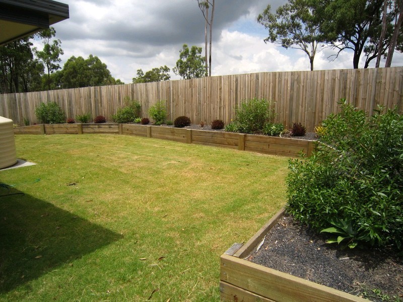 22 Eric Drive, Blackstone QLD 4304